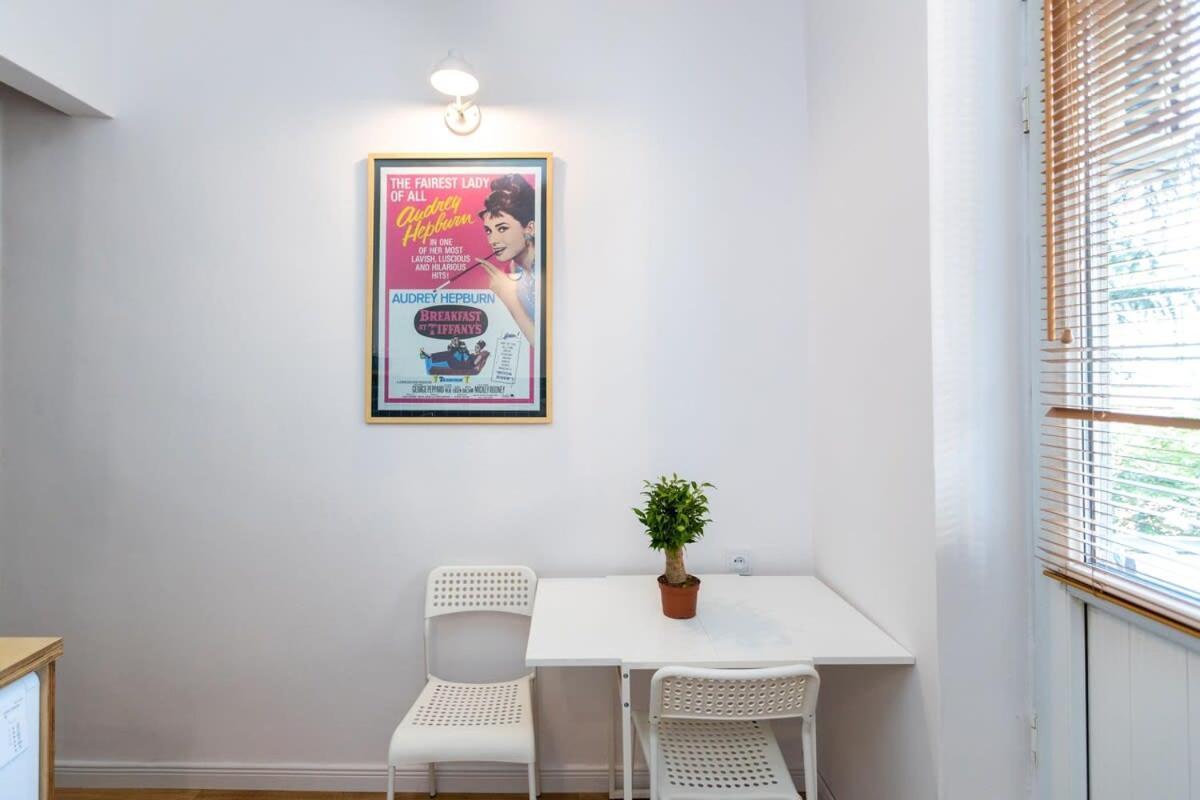 Central Vera Studio - Ideal For 3 - By Wehost Tbilisi Exteriér fotografie